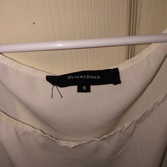 Open Shoulder Offwhite Blouse - Picture 3 of 5